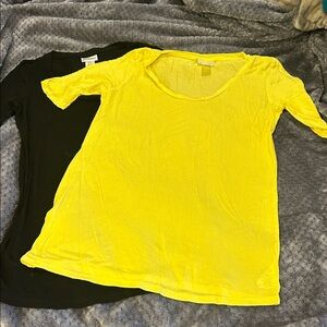 Bundle of 2 PC Motherhood Maternity Tee SzS T-shirts Bright Yellow and Black